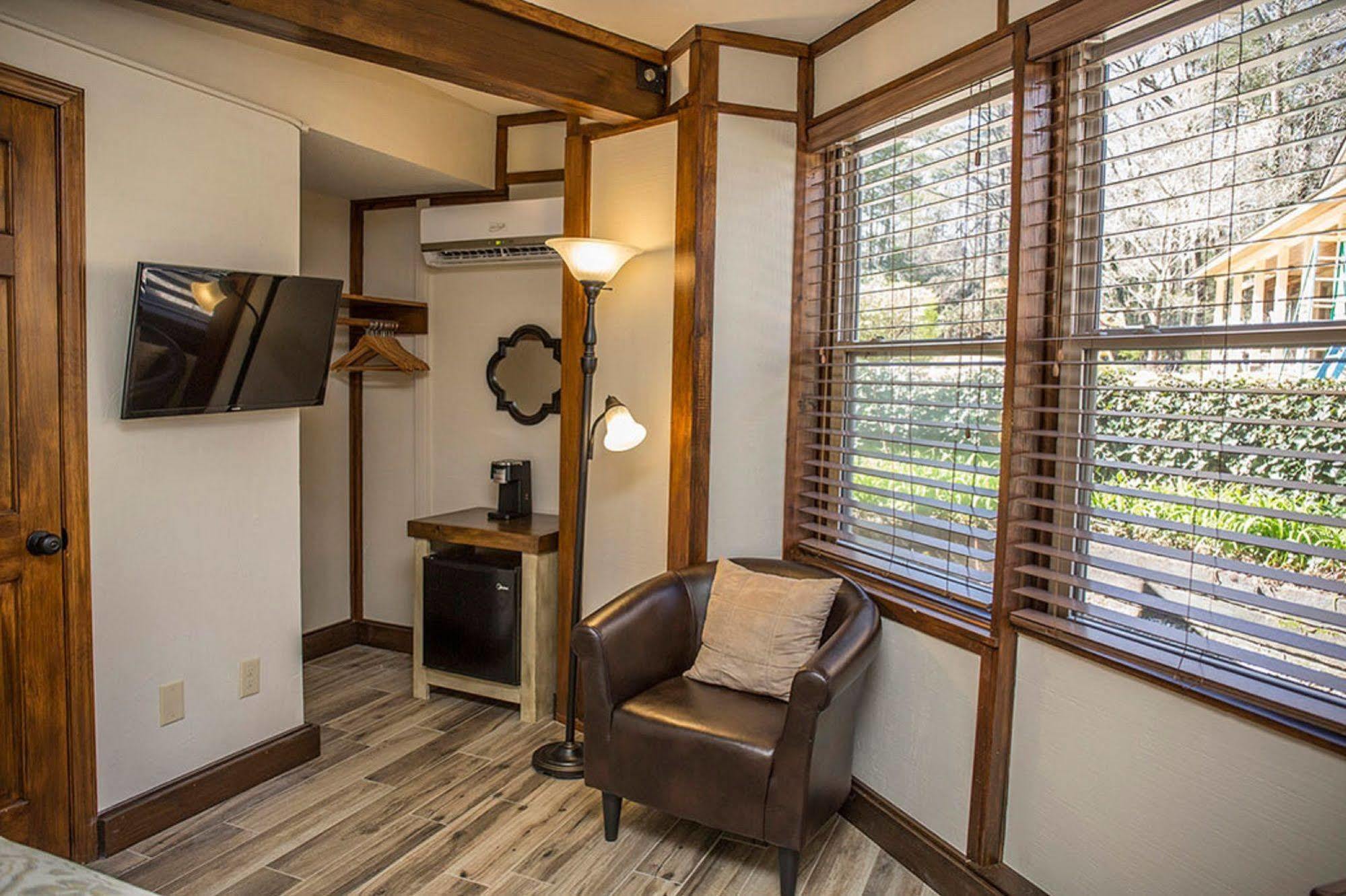 Brook Trout Inn Sapphire Ngoại thất bức ảnh